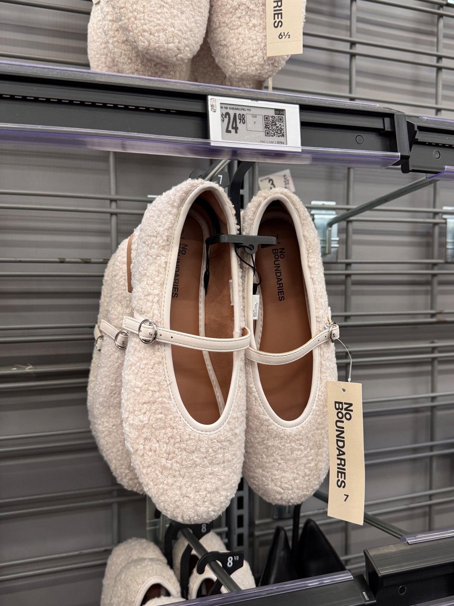 flats for fall 🤍




#LTKGiftGuide #LTKmomlife #LTKWorkwear