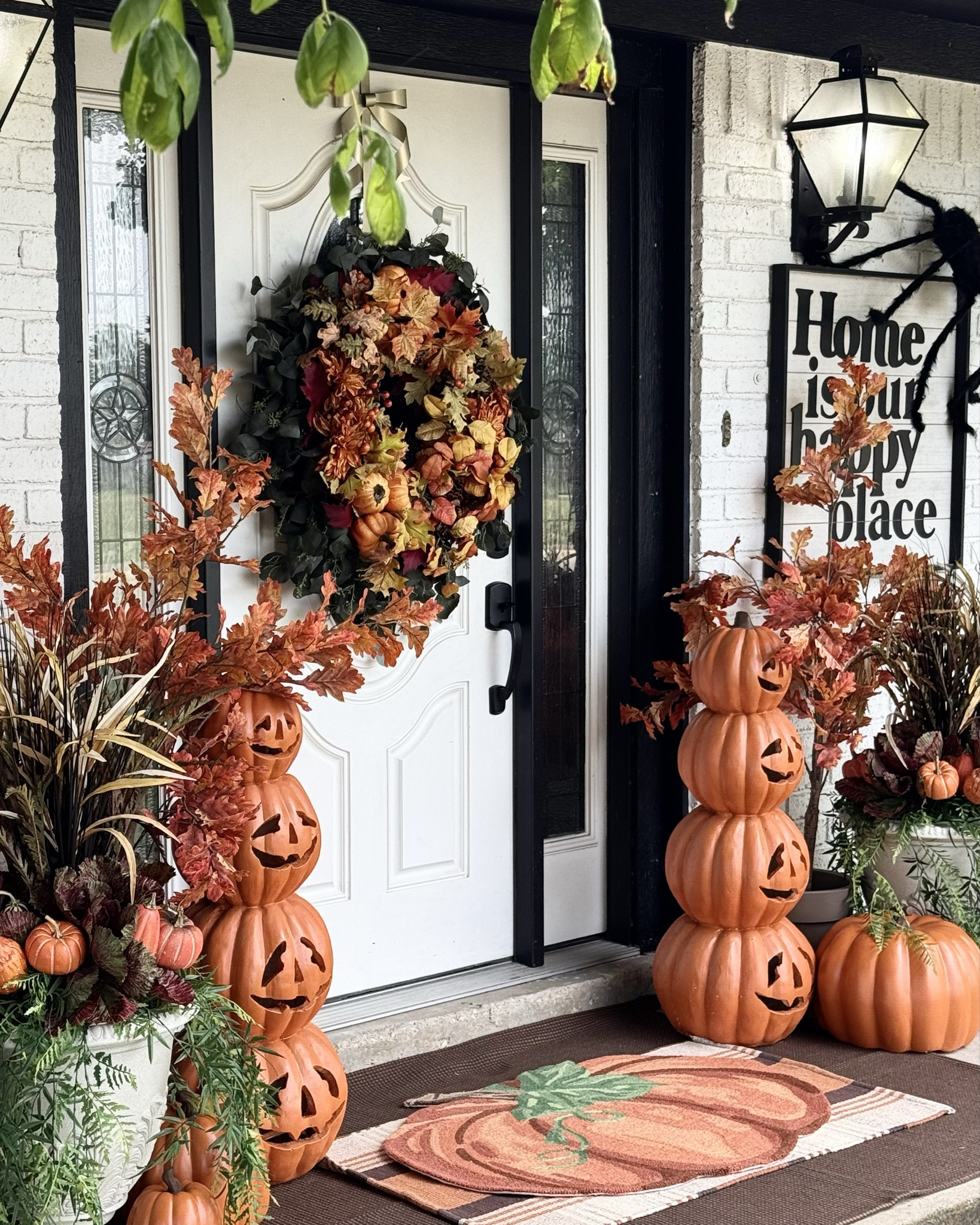 🍂 Falloween Front Porch Inspiration 🍂

#LTKSeasonal #LTKHome