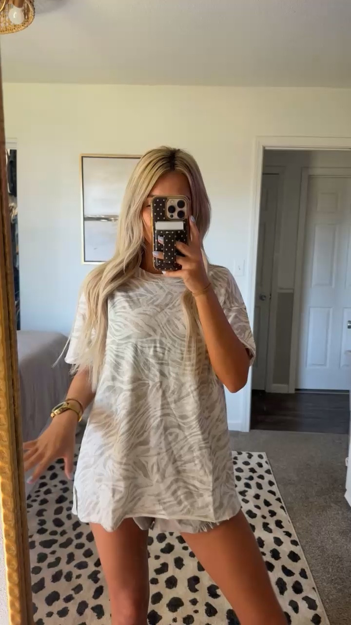 Oversized boyfriend tee! 

#LTKU #LTKootd #LTKPetite