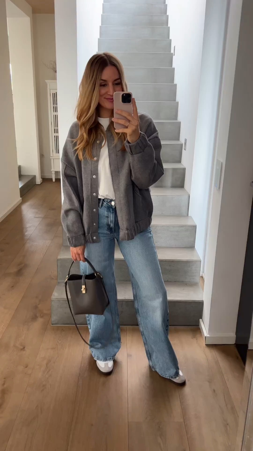 1 Jeans - 3 Looks 💙

#LTKSeasonal #LTKeurope #LTKstyletip