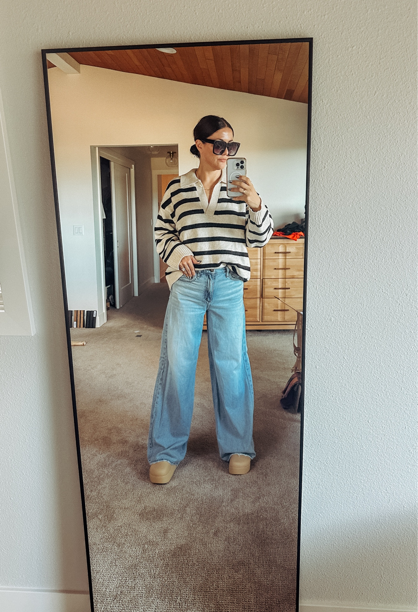 Fall fashion. Mom fall looks. Back to school. Fall fashion. Wide leg jean. Striped fall sweater  

#LTKSeasonal #LTKOver40 #LTKFallSale