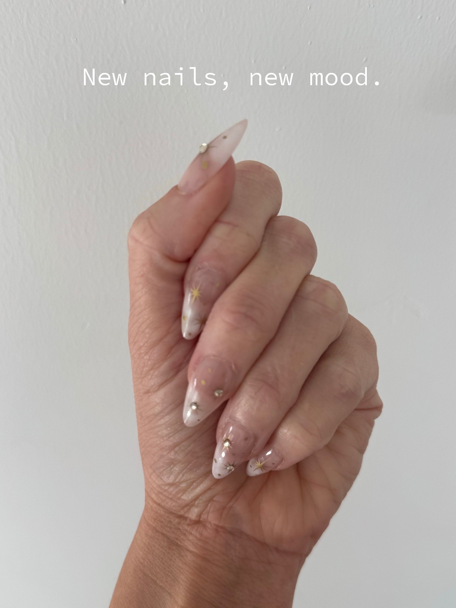 Follow and comment “Nails” below for a link.  ⬇️

Just bought these nails and honestly… I can’t stop staring at my hands.



#LTKgrwm #LTKBeauty