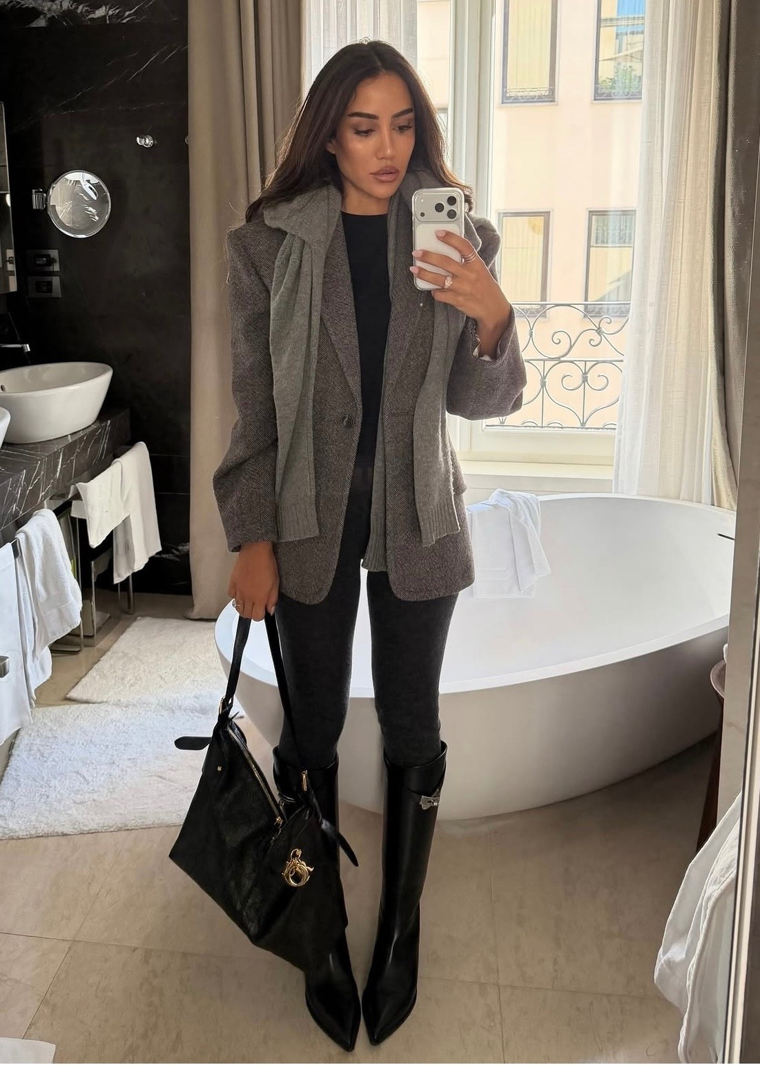 The perfect hourglass-shaped blazer✨