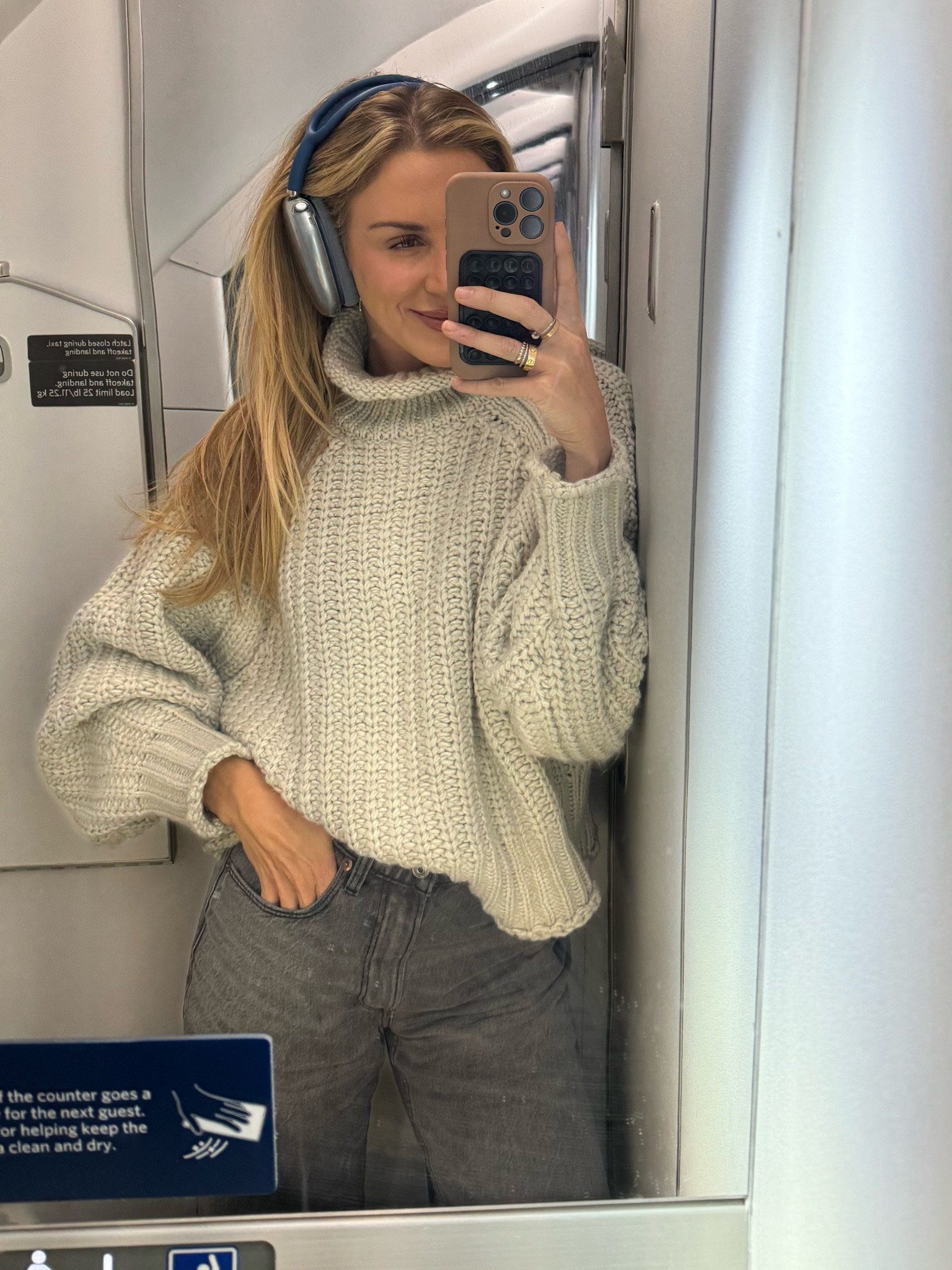 Sweater size small- jeans 25 short