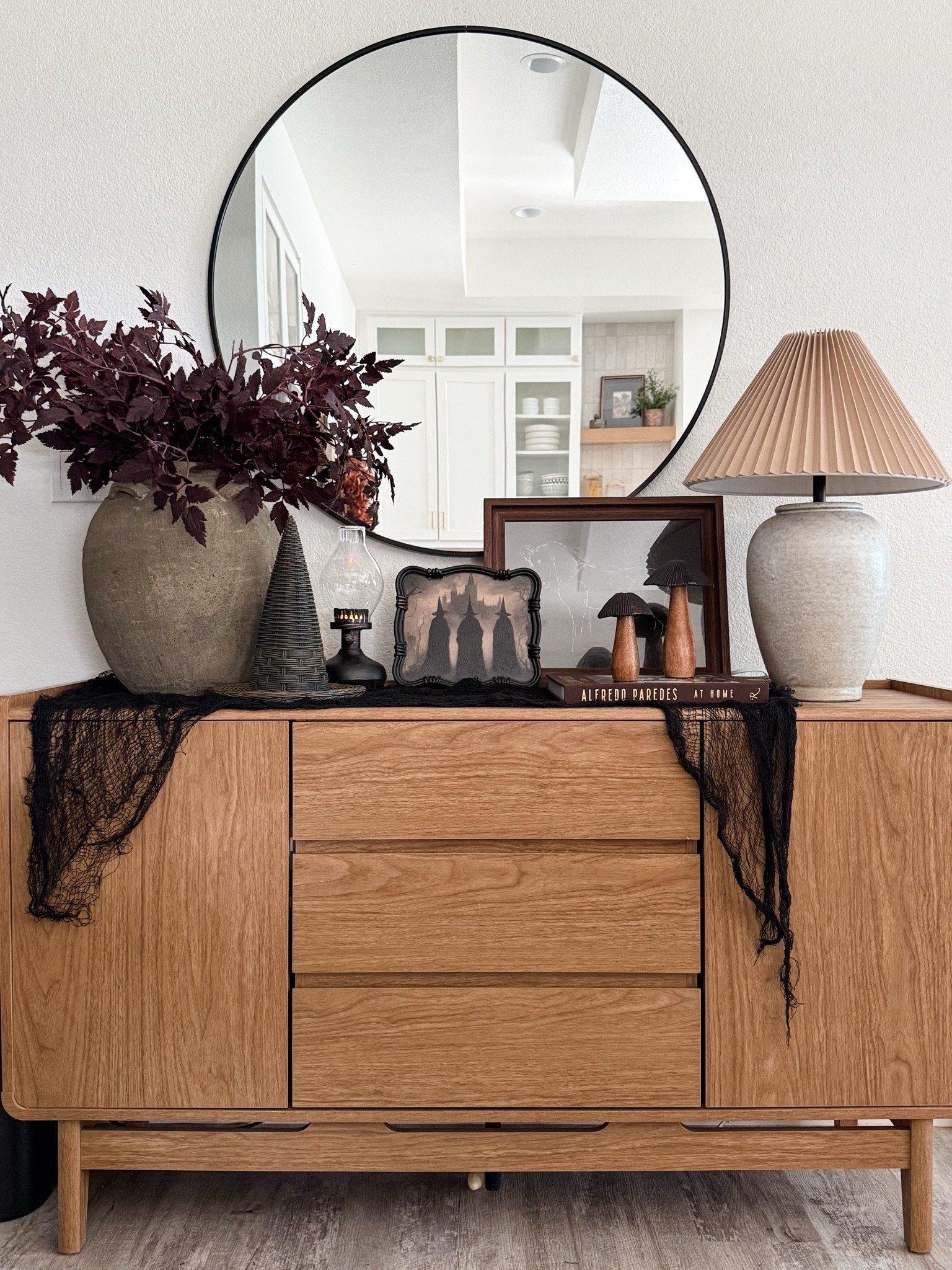 #ad #michaelspartner🕷️HALLOWEEN CONSOLE
TABLE STYLING 🕷️
Head to your local Michaels today or click below to check out their amazing Halloween decor👻 @michaelsstores

#LTKHome #LTKSeasonal
