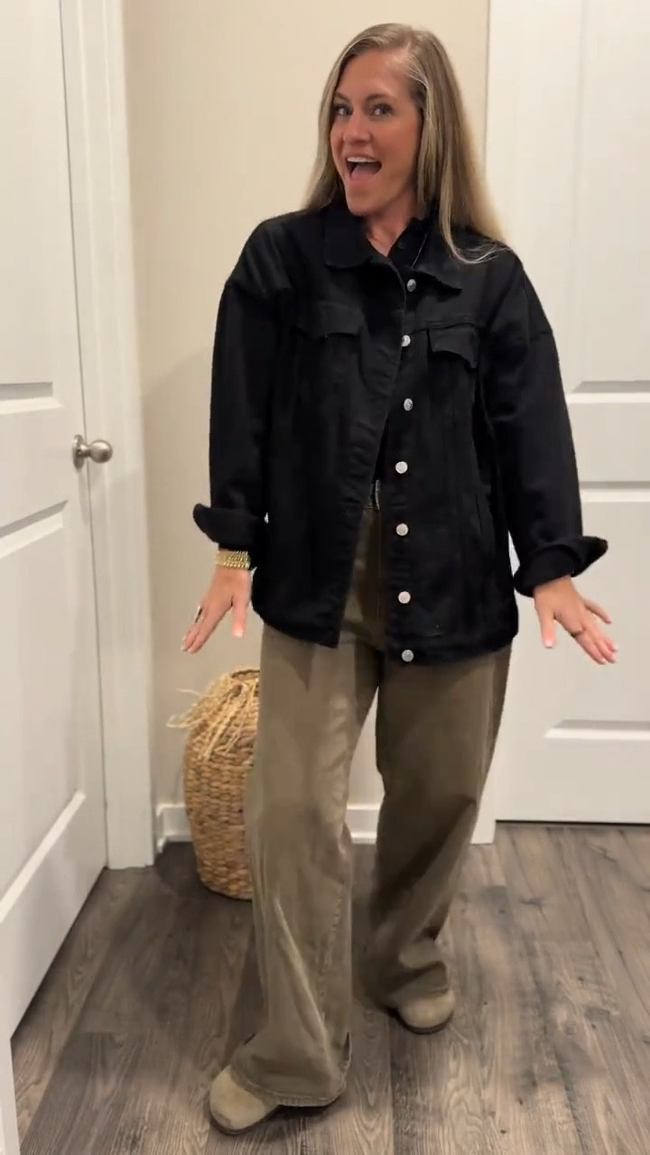 Monday fit

Size 8 in pants
Medium in long sleeve top
Small in oversized jacket 

#LTKOver40 #LTKWorkwear #LTKPetite