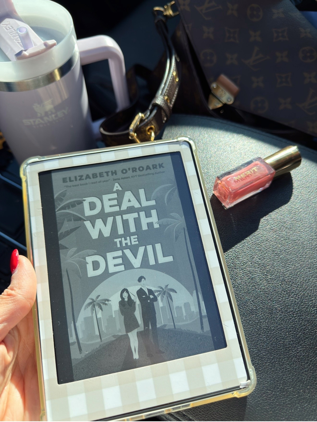 Loveeeeeeeee my kindle 

#LTKOver40 #LTKdayinmylife