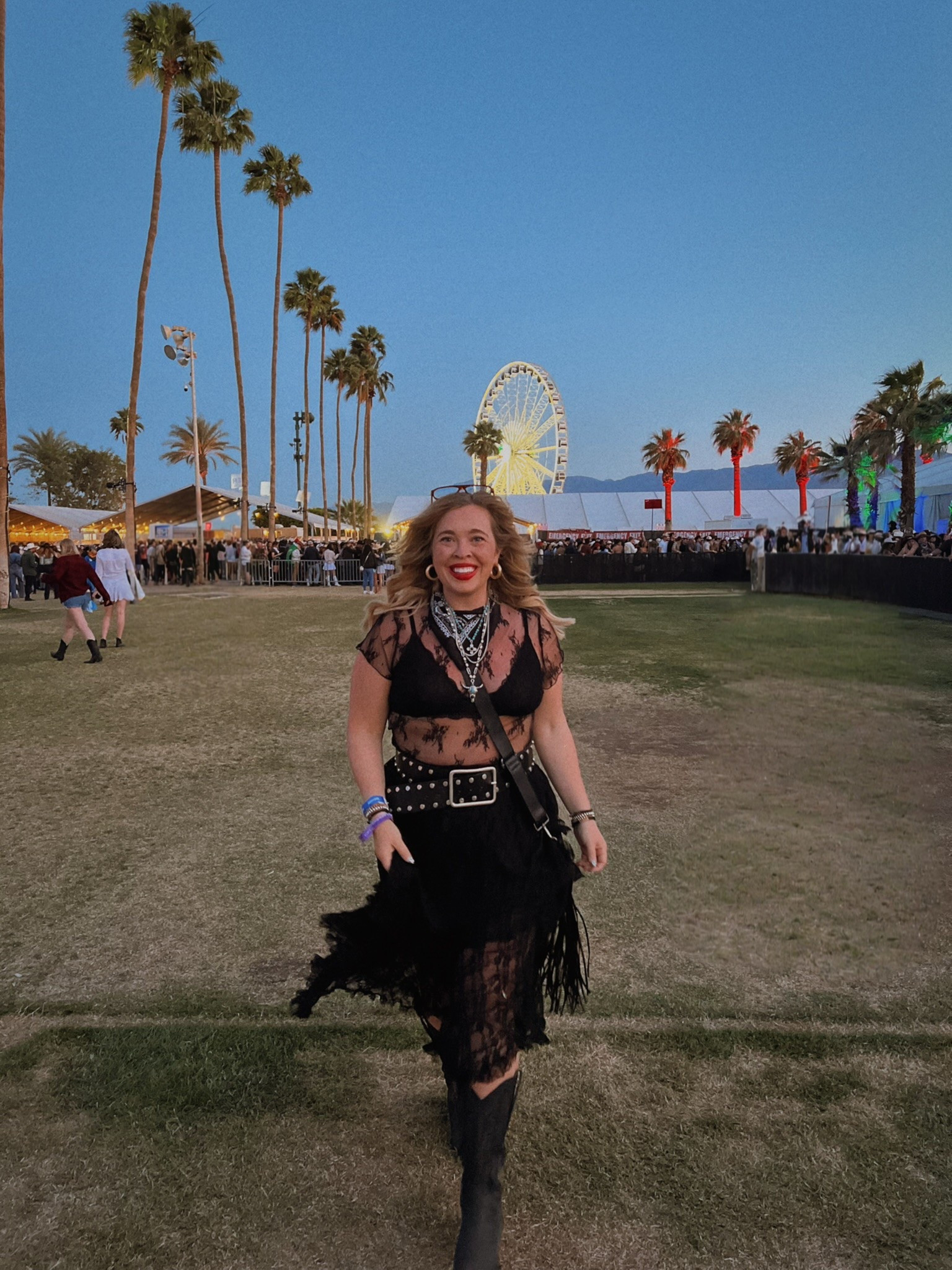 Midsize Country Concert Outfit 🤠🖤 

Size 12 | Large | 5’4” 


#LTKFindsUnder50 #LTKMidsize #LTKFindsUnder100