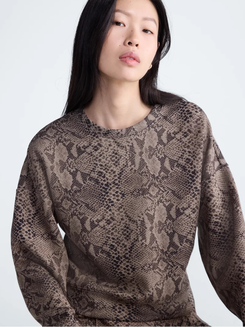 Scoop Women's and Women's Plus Scubaknit Cropped Sweatshirt with Drop Sleeves, Sizes XS-4X | Walmart (US)