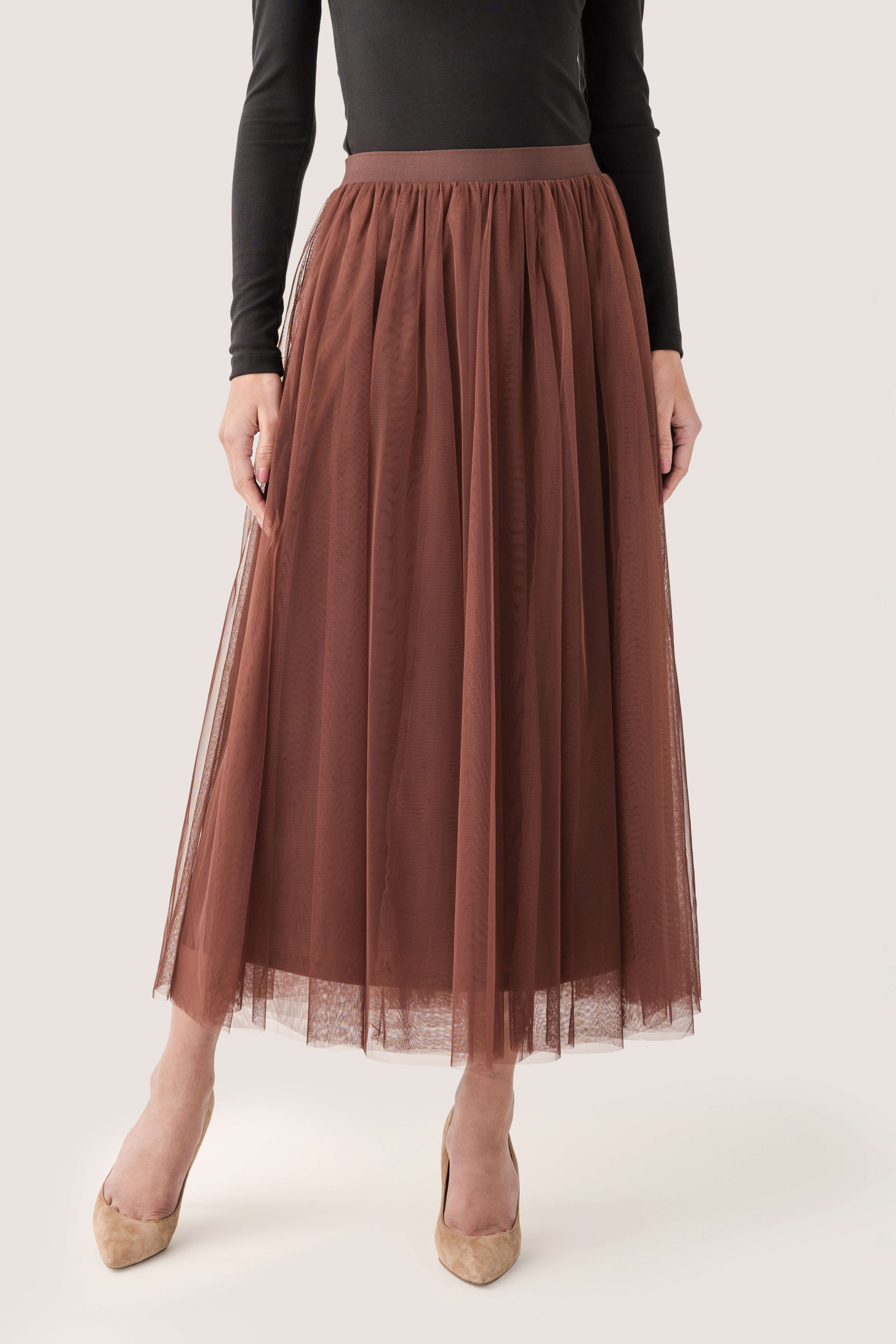 Elan Tulle Midi Skirt | Social Threads