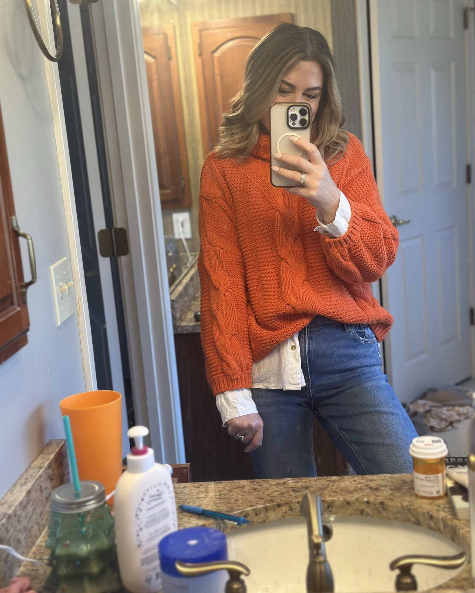 This week’s outfit lineup 🤍
Sweaters, denim, loungewear + a few styled-up moments — exactly how I like it.
Linking everything for you to shop + save inspo for later!

#LTKOutfits #LTKwinter #OutfitsOfTheWeek #OOTDinspo #LTKLoves #ComfyStyle #CasualChic #LTKHolidayStyle #MomStyle #WeekendOutfits #TryOnHaul #ClosetFavorites