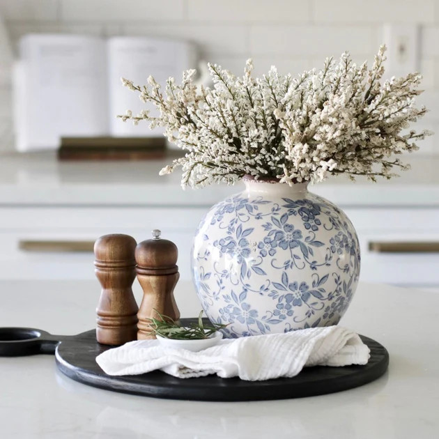 Laurelynn Vase | Pepper + Vetiver