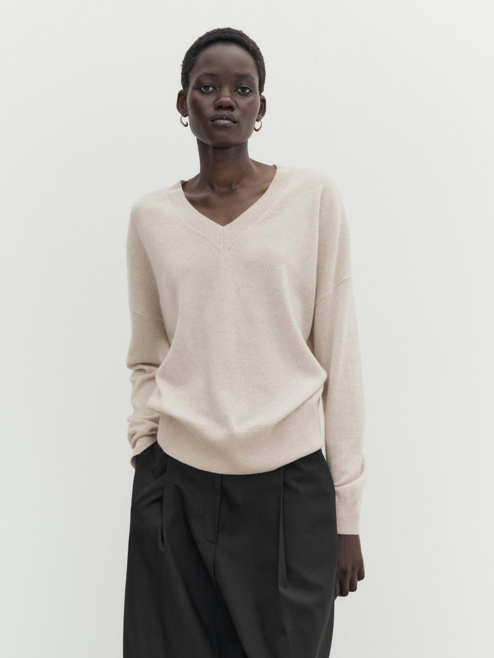 Pullover aus reinem Kaschmir mit V-Ausschnitt | Massimo Dutti DE