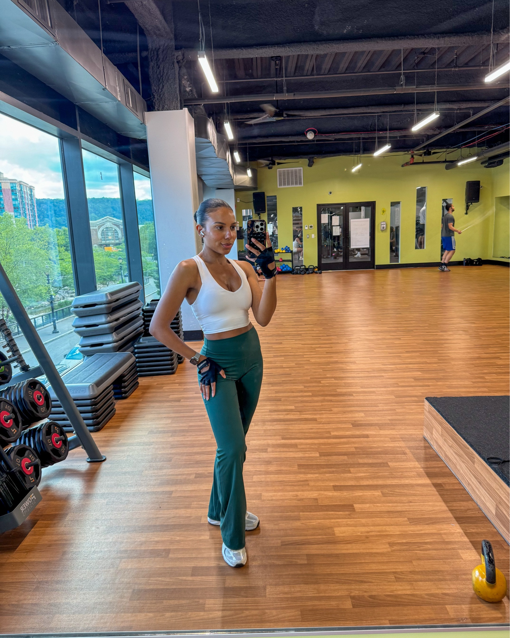 Same, but different. 6.5 months PP

#LTKActive #LTKStyleTip #LTKPetite