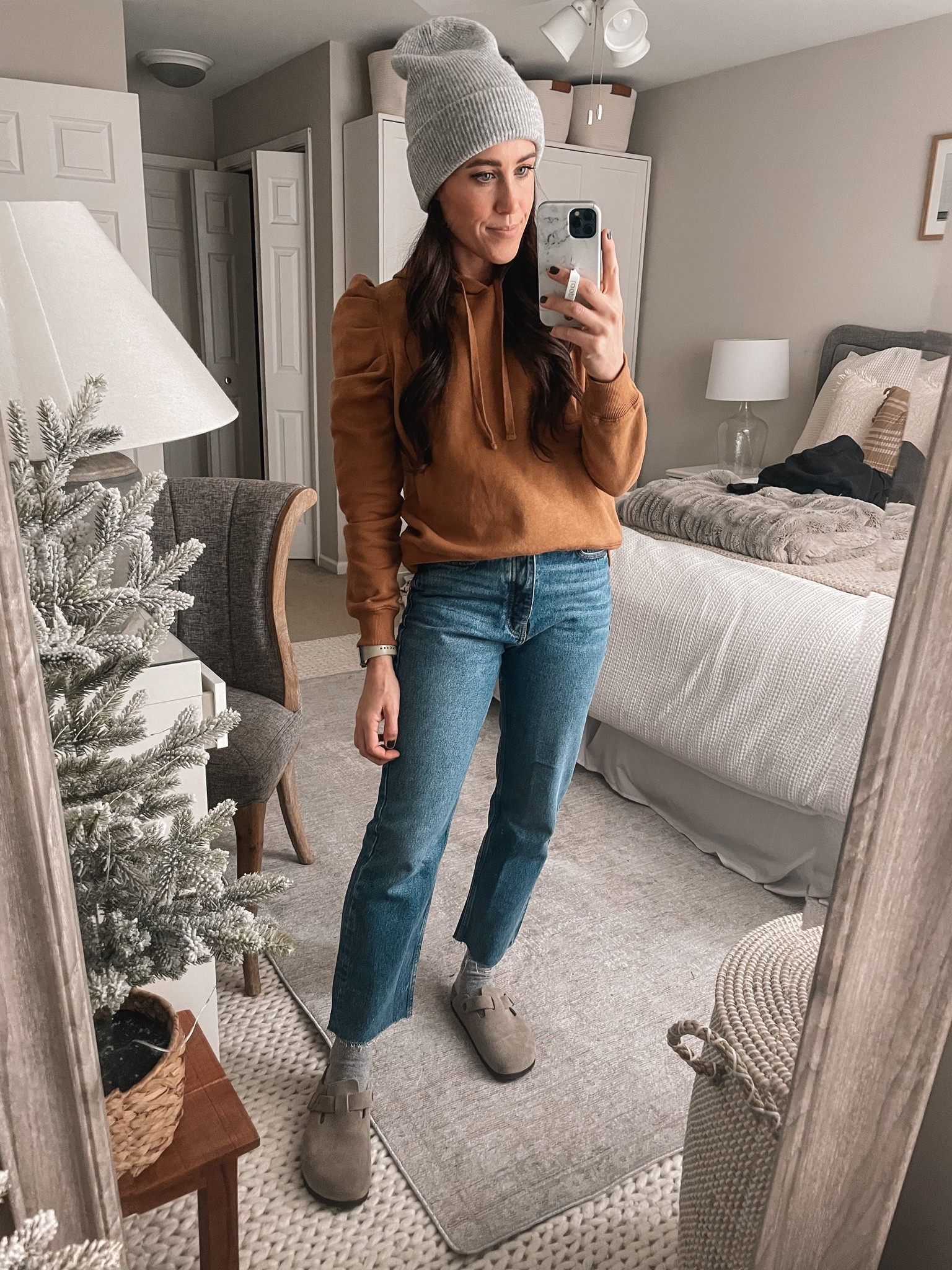 12.12.22
Rebecca Minkoff Hoodie, Mango Jeans, Birkenstock Boston Clogs, J.Crew Beanie 

#LTKHoliday #LTKSeasonal #LTKstyletip