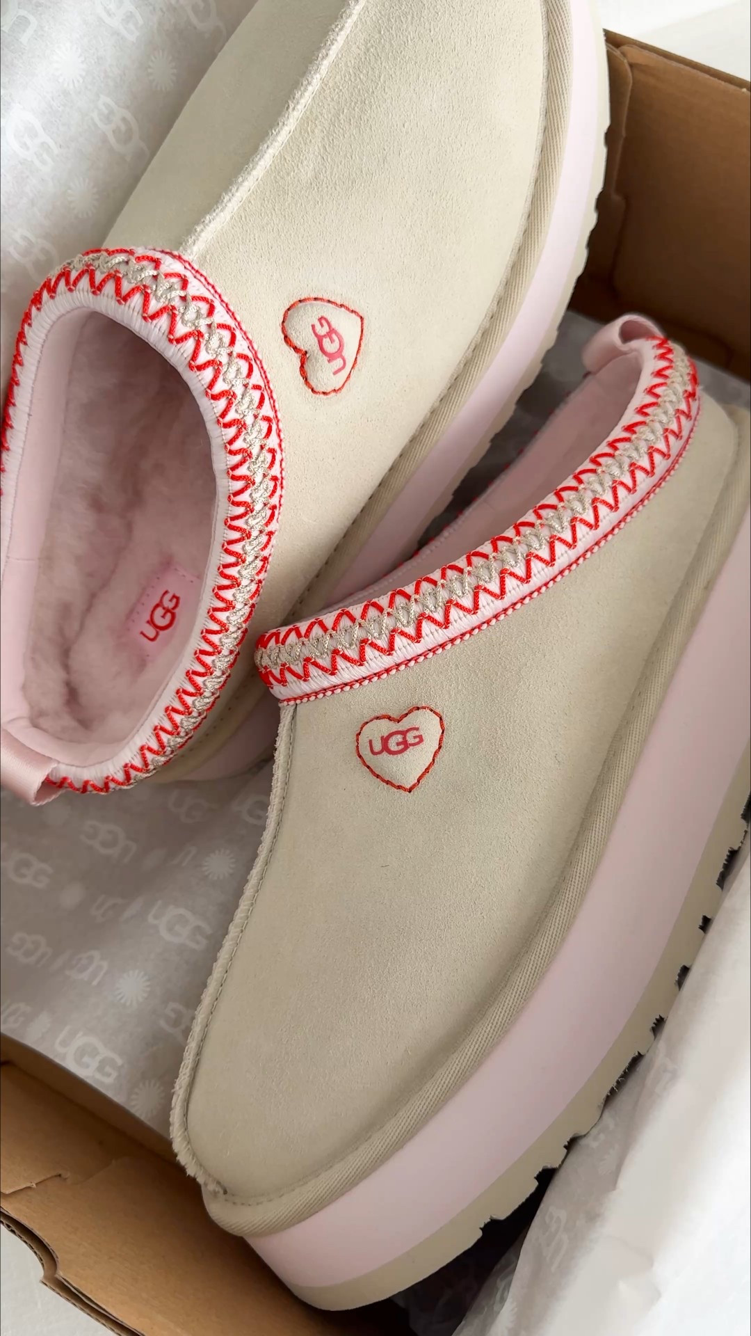 Ugg love collection, Ugg tazz love, Ugg Valentine’s Day, valentines Uggs, kids Uggs, girls Uggs, toddler Uggs, pink Uggs, Ugg boots, gifts for her, galentines day

Obsessed with the new Ugg Love collection! SO CUTE!!😍💌🎀 Womens and kids sizes!❤️ 



#LTKValentine #LTKKids #LTKSeasonal