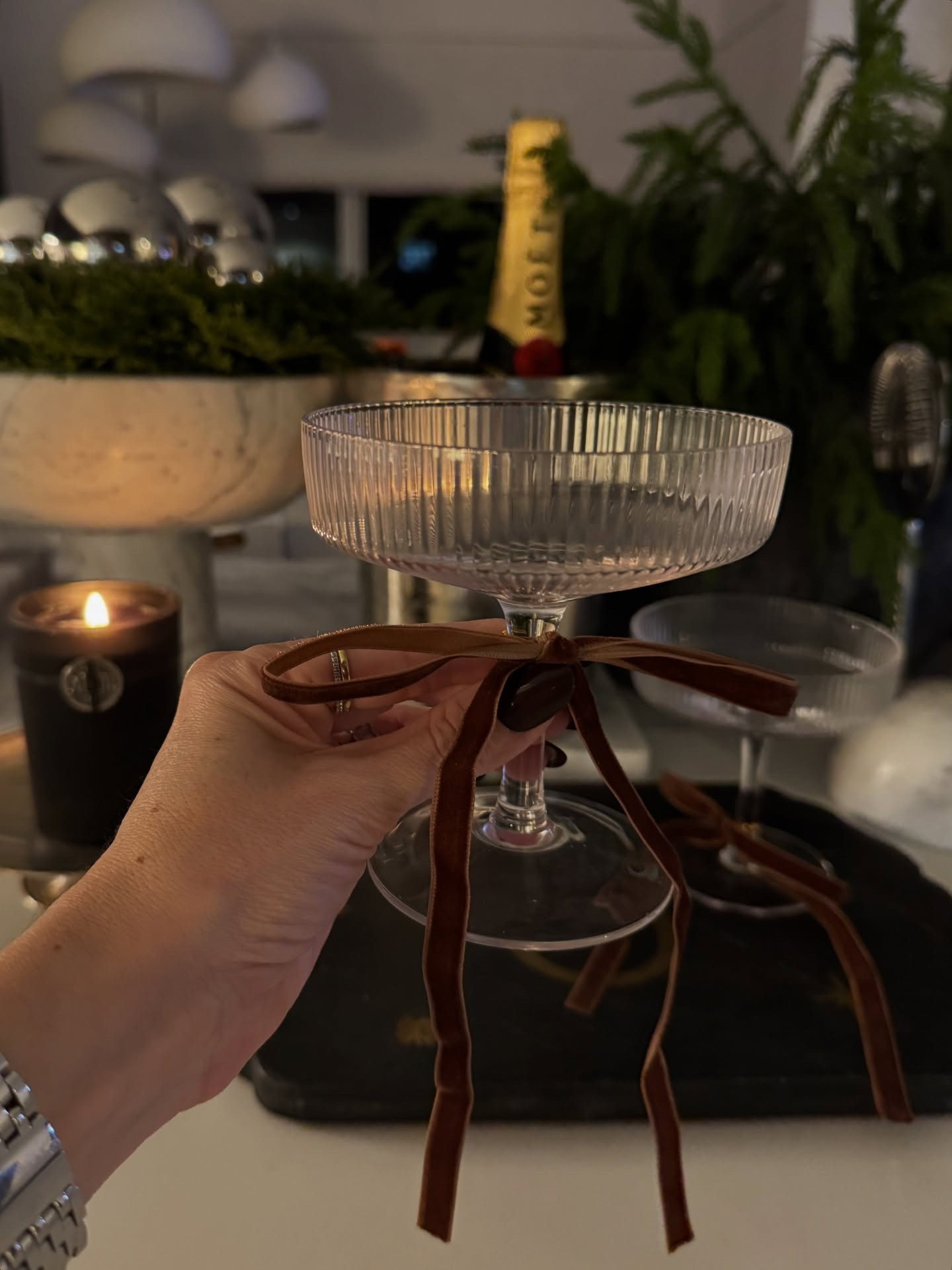 Proof that hosting doesn’t have to be complicated — one velvet bow and the whole setup feels instantly elevated. 🥂🎀🤎



#holidayhosting
#christmasdecor
#holidayaesthetic
#christmasdetails
#cozyholidayhome
#holidaydrinks

#LTKHoliday #LTKHome #LTKSeasonal