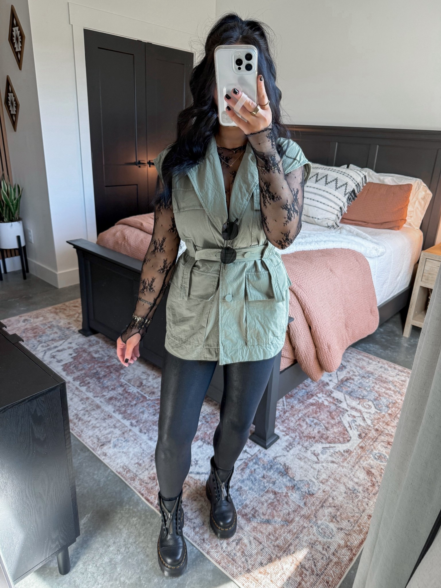 Leather & Lace OOTD 🖤

Lace Top - xs
Bralette - medium
Vest - small
Leggings - medium

Love this edgy but elevated look! 👏🏼 Layered this green utility vest over my black sheer lace long sleeve top (one of my favorite pieces for layering!) Paired them with my faux leather Spanx leggings & finished the look with some ruffle socks, my platform doc martens & some all black sunglasses! 



#LTKPetite #LTKFindsUnder50 #LTKFindsUnder100