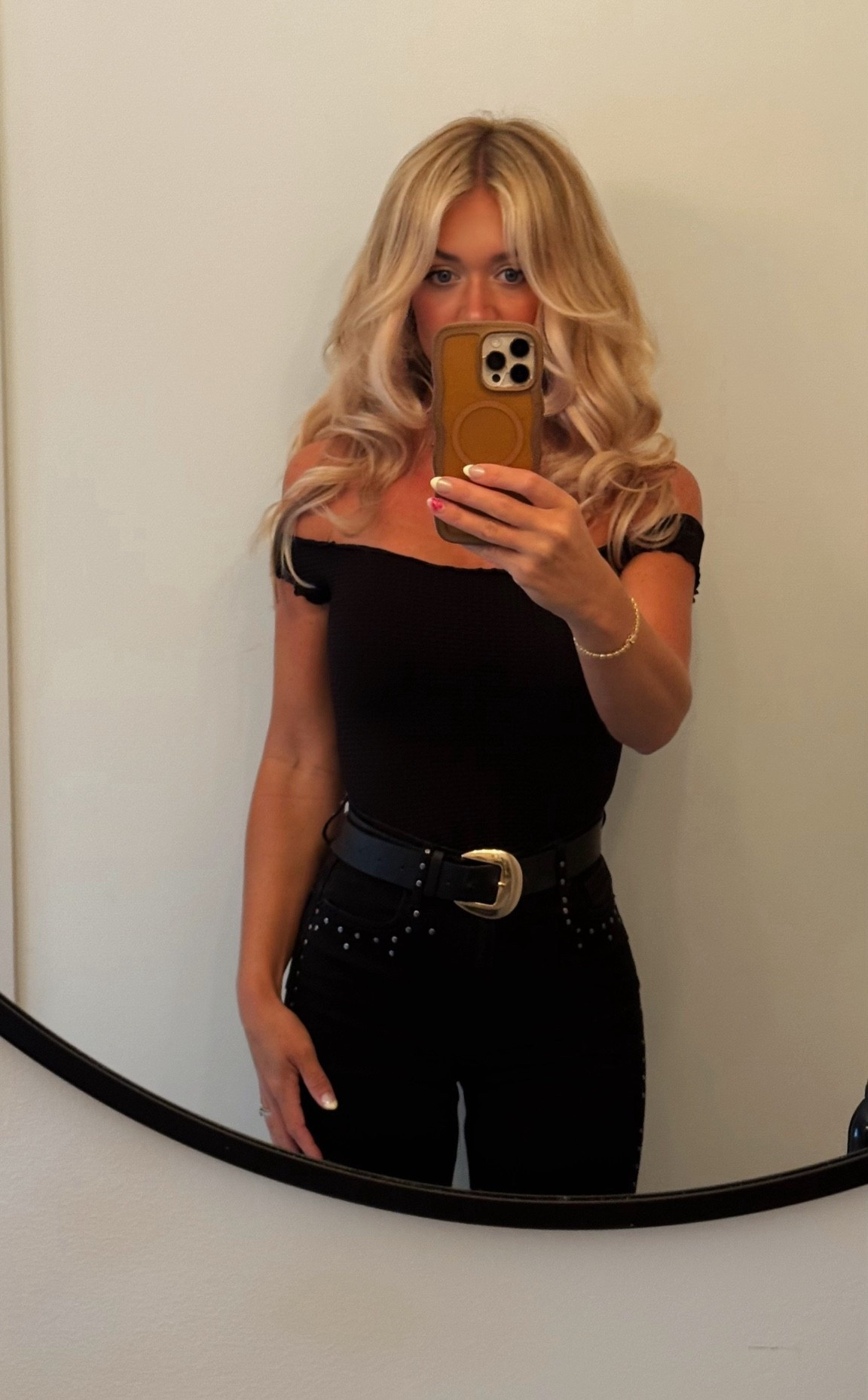 35% off this look with code ASHLEYS35