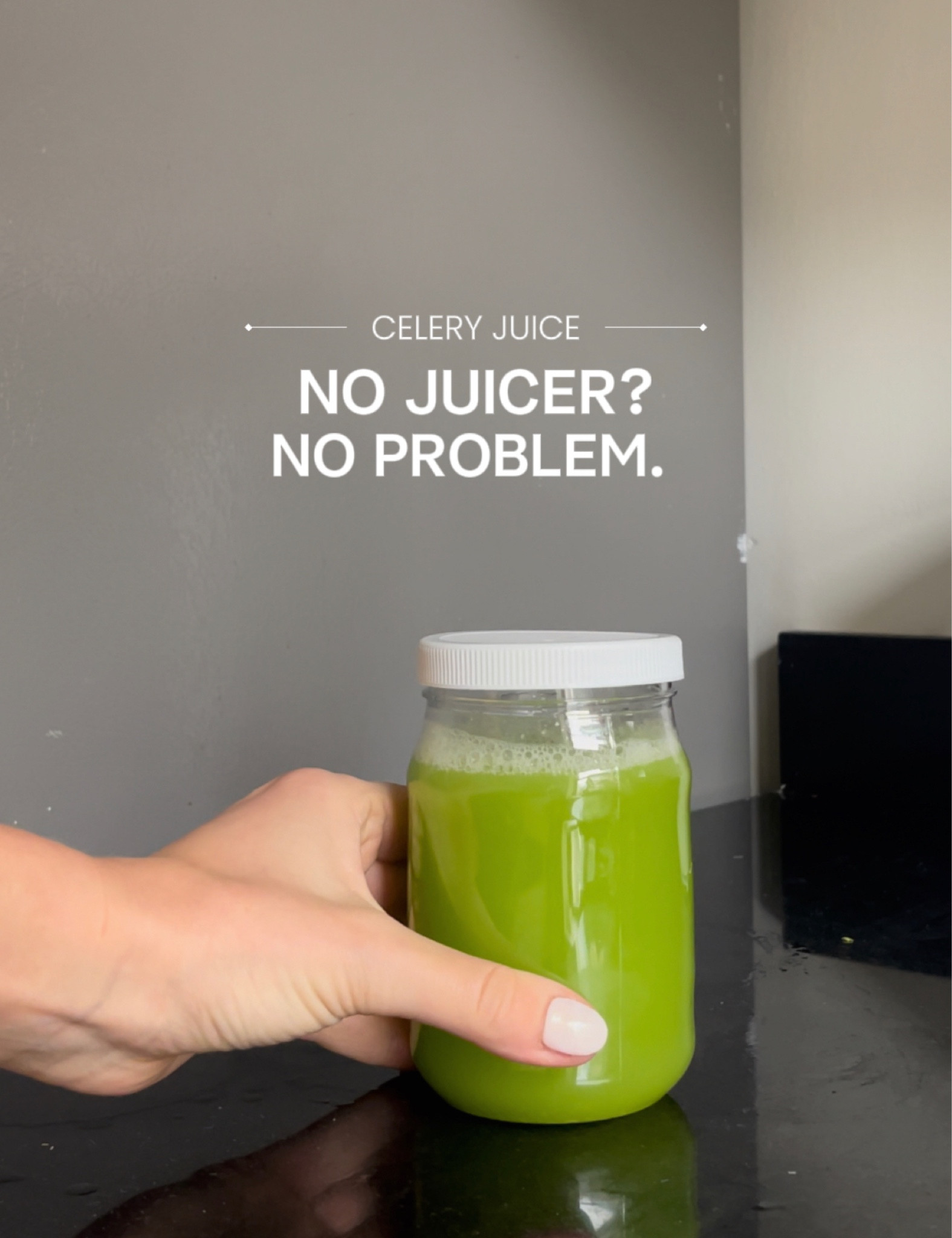 celery juice recipe without a juicer 🫶🏼🌱 #medicalmedium lifestyle to help clear up my skin & heal from the inside. 

what you'll need 
• 1 bunch celery
• 1 cup water
• cheesecloth OR strainer 
• blender

*wash & cut celery into small pieces
*add chopped celery and 1 cup water into the blender
*blend
*strain or pour over cheesecloth
*store in fridge and drink within 2-3 days 
full video on my tiktok: @avavescovi 