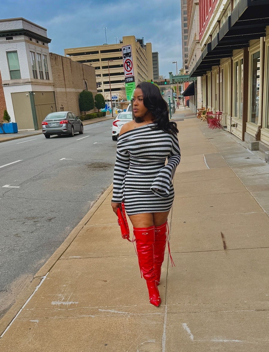 Just wanted to show y’all my new dress! 😉😝

I’m 5’7, 210 pounds and wearing it in a size MEDIUM . 

#LTKootd #LTKgrwm #LTKMidsize