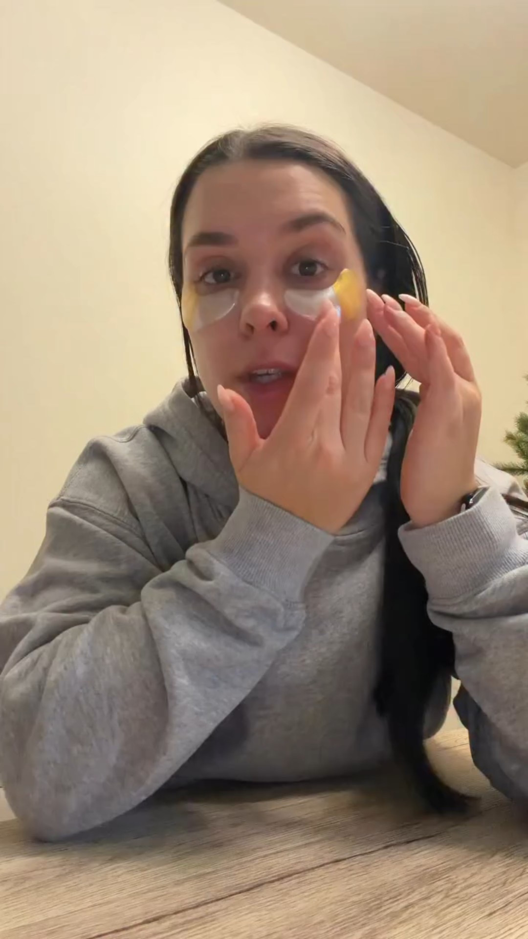 I had SO much fun making this little Christmas box 🎁 #Vlogmas