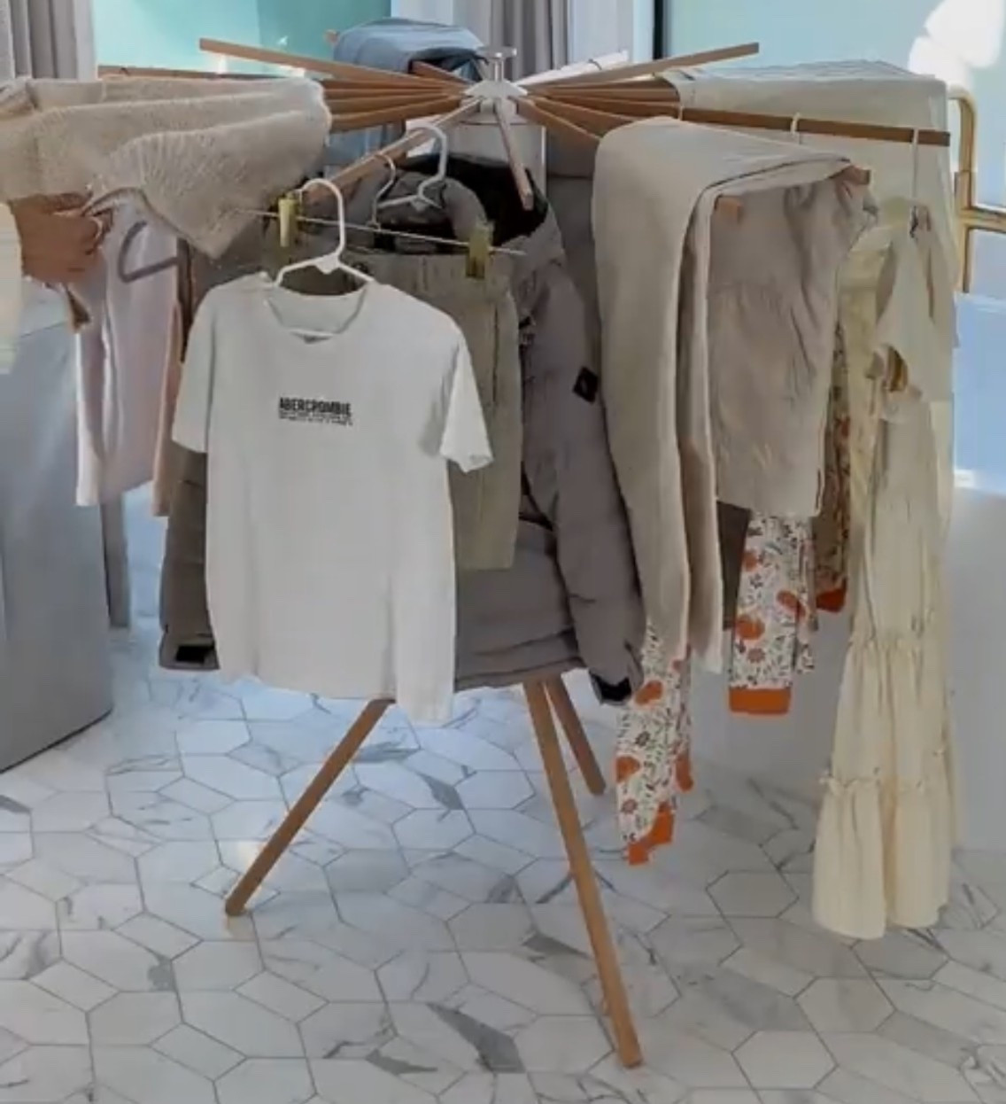 Scroll to shop!! Follow for more!!! Xo! ✨

#LTKgrwm #LTKmomlife #LTKmorningroutine