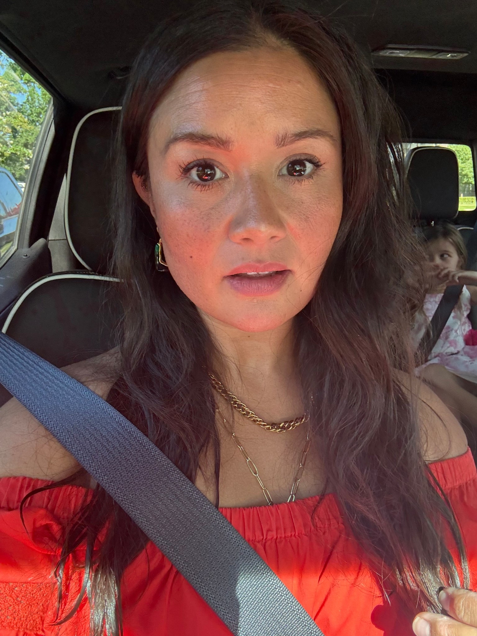 Can’t go wrong with a simple chain necklace + a statement earring! 💚

#LTKSeasonal #LTKBeauty #LTKStyleTip