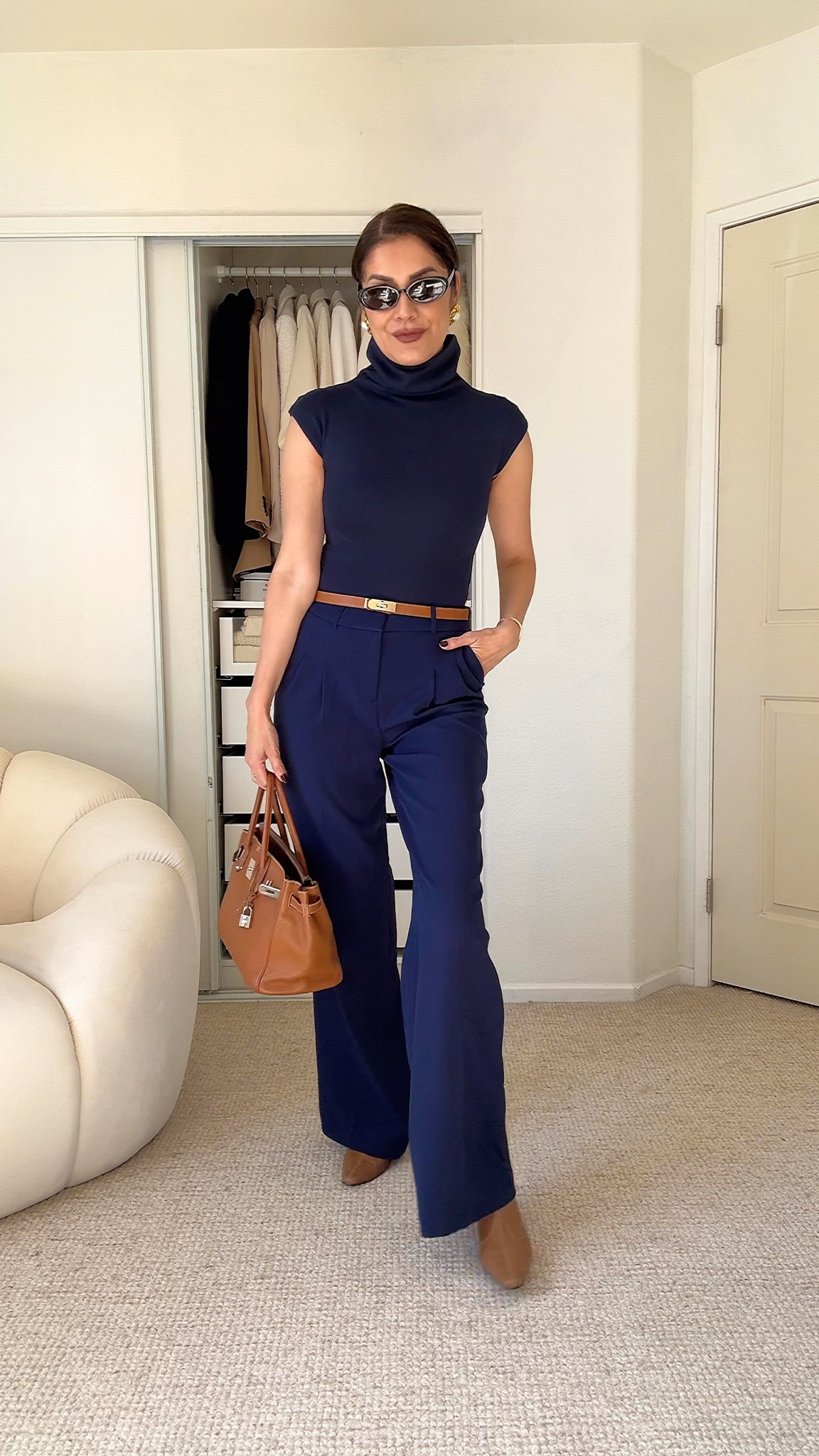 Navy and camel color outfit idea 
Zara navy bodysuit size S
Aritzia navy pants
@zara #zara #zaraoutfit

