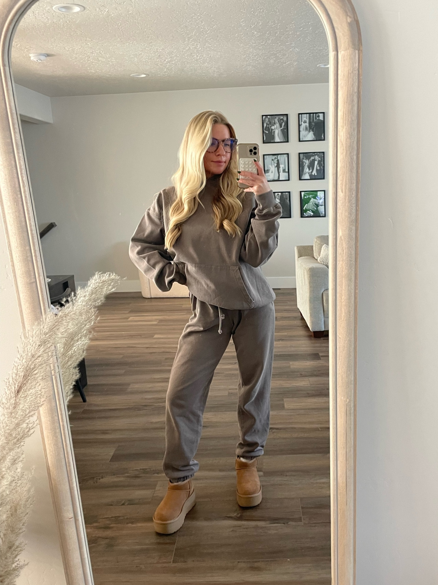 Cotton on sweatsuit 

2XS in hoodie 
2XS in sweats 