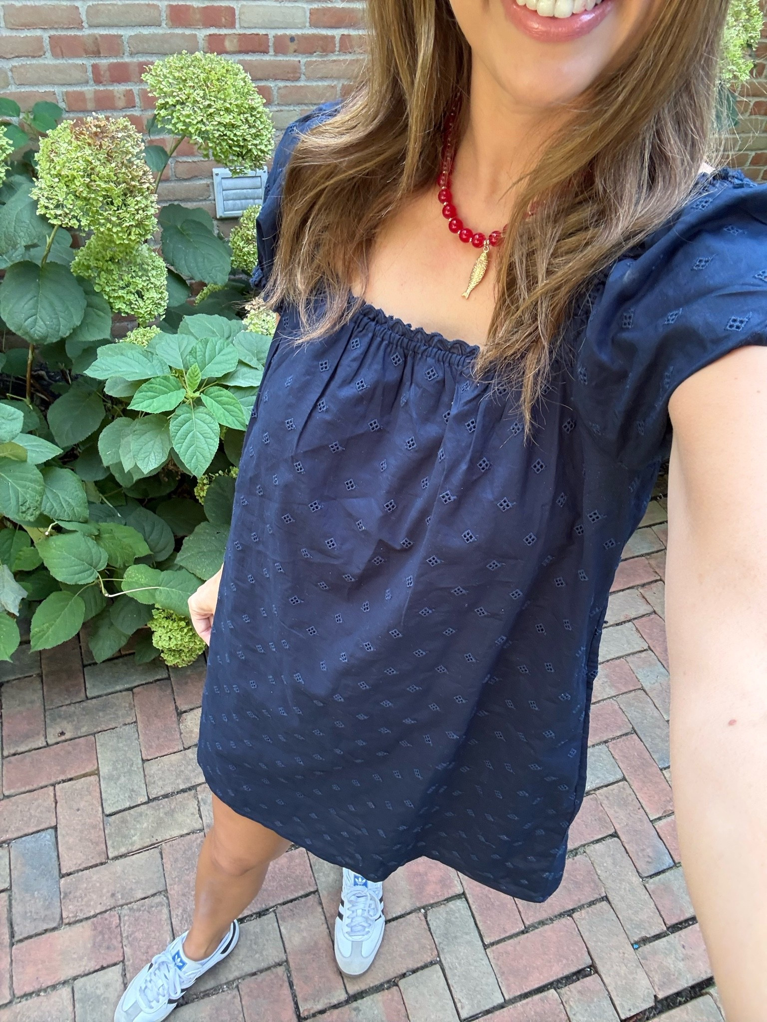 Navy mini dress 🤍🤍

#LTKmomlife #LTKgrwm #LTKdayinmylife