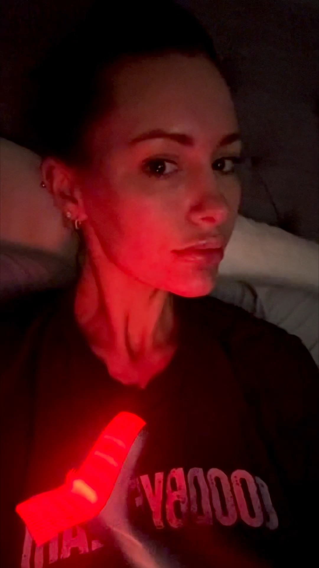 I’m OBSESSED with red light therapy & this is my new favorite 😍🚨 it has 7 lights, it heats, & it vibrates! 

(I just injected my lips so please disregard the bruising/swelling) 


#LTKFindsUnder50 

#LTKBeauty #LTKselfcare