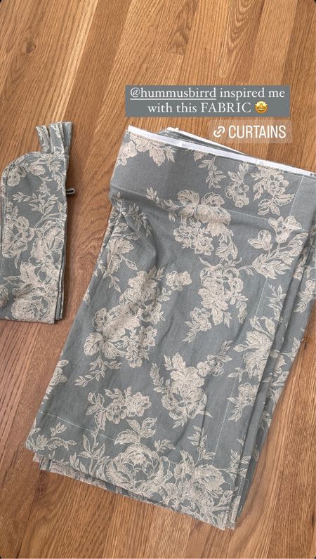 Fabric floral curtains🤍