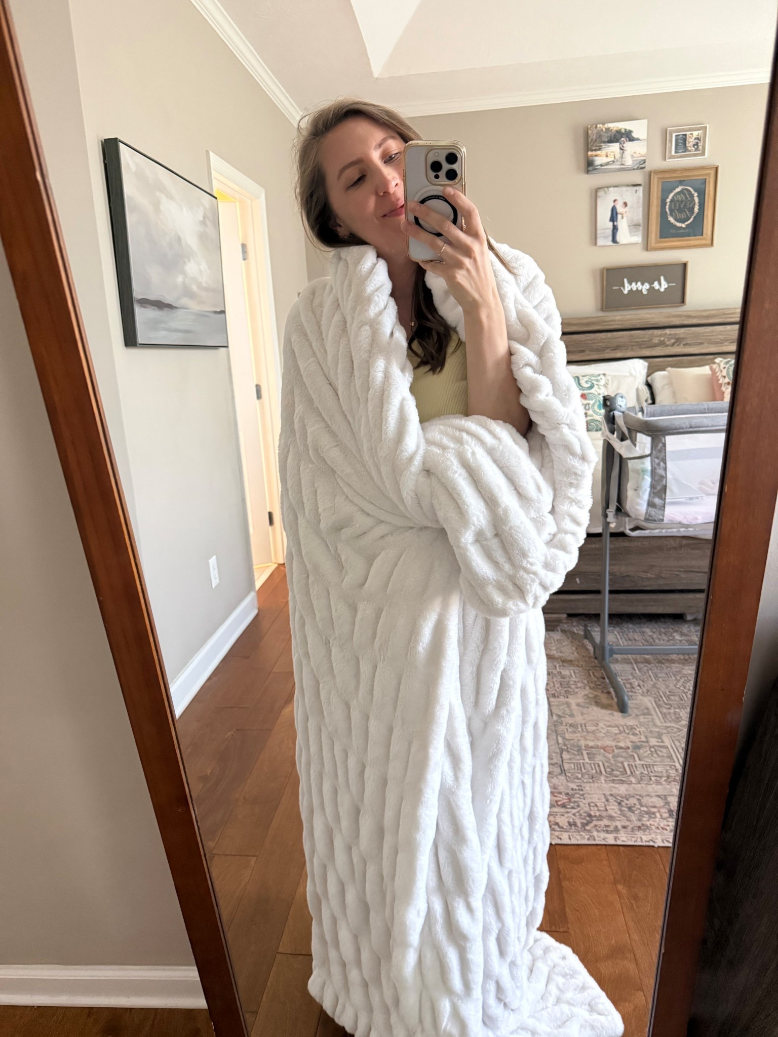 Grab @Minky Designs on sale right now 👌🏻❤️ the comfiest most luxurious blanket. Code: LTK40 for 40% off 👌🏻

#LTKvlog #LTKootd #LTKHome