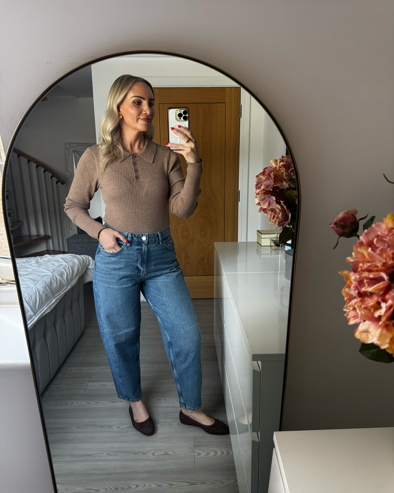 Smart casual autumn outfit ideas created with capsule wardrobe pieces 🫶🏼

I wear a size 12 in the jeans and a size 10 in the cardigans

#LTKautumn #LTKjeans #LTKuk