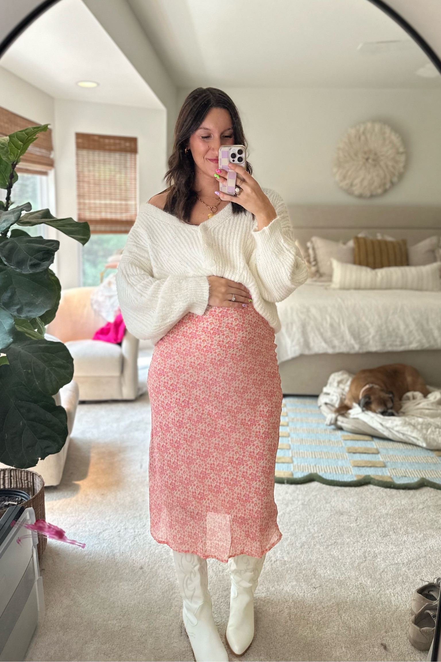 Bumpfit idea:
Cute sundress + tee or sweater over top (just use a hair elastic to tie and  flip under to keep it “cropped” if you want) + boots or sneaks to keep it causal! 

Sweater: medium 
Dress: medium
Boots: true to size, 9 for me!