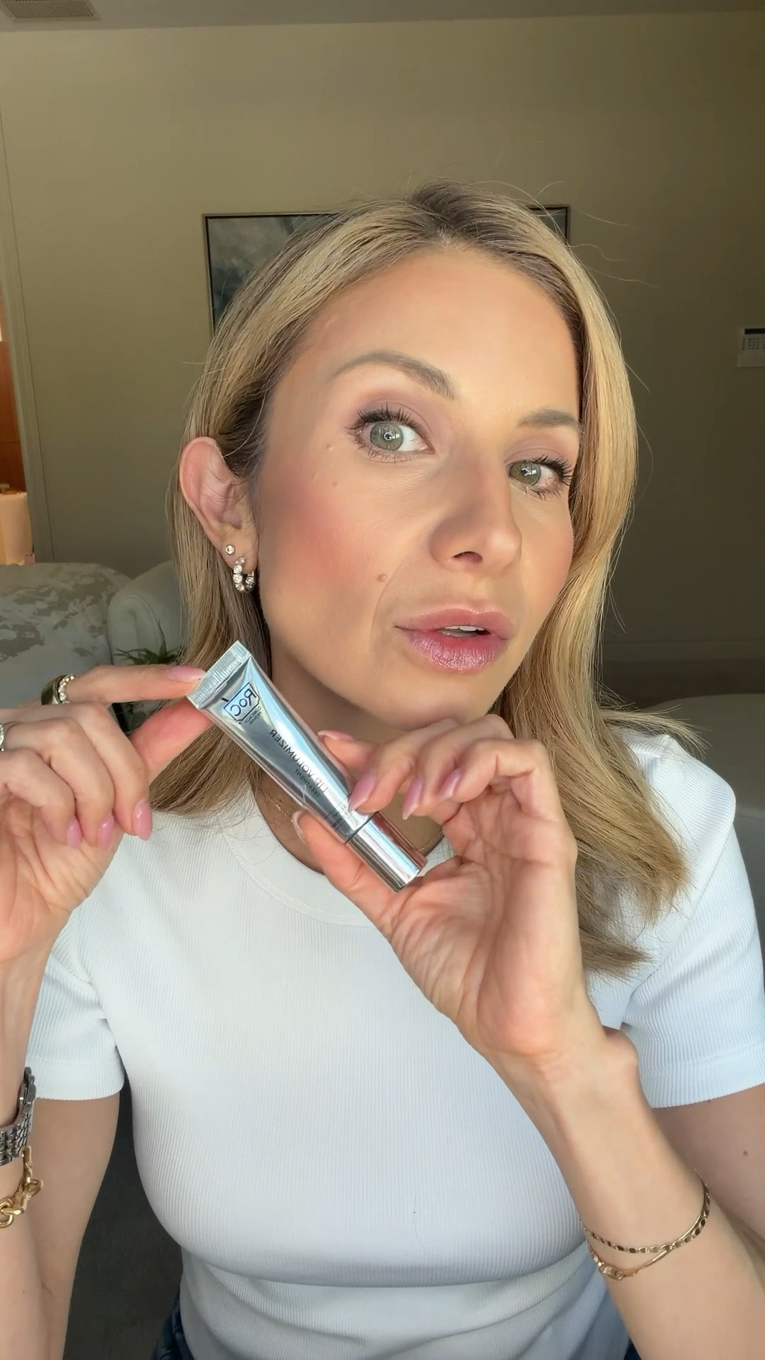 #ad I wasn’t expecting these results in minutes… but wow! The @rocskincare Lip Volumizer gives instant fullness while smoothing lines + texture. And the feel is SO good!
#roc_partner #rocskincare #TargetPartner #target @Target

#LTKBeauty #LTKOver40