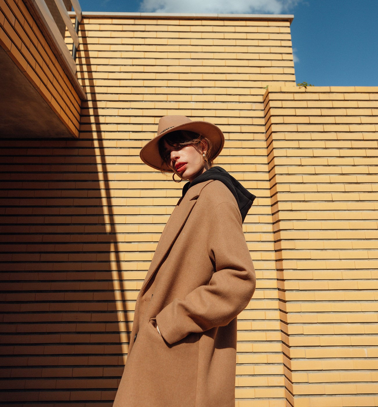 Manteau en laine à capuche - Camel | Promod (FR)