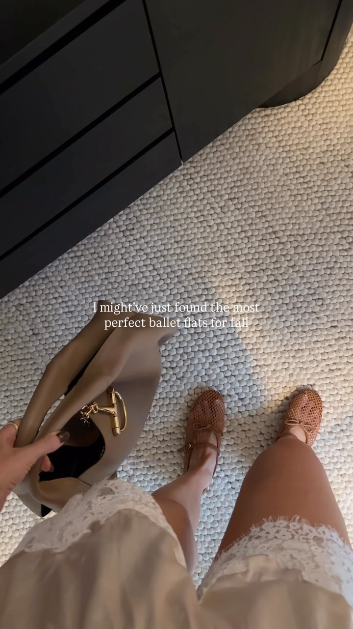 okay but… I think I just found my new favorite ballet flats for fall 🤎🍂

They’re giving that effortless, timeless look I’m always drawn to—and I already know I’m going to be wearing them on repeat this season 🧸🍂💫

Follow and comment LINKS and I’ll send you the link! 🫶🏼

#amazonfinds #amazonfashion #amazonfindsforher #balletflats #fallfashion fallstyle falloutfits amazonmusthaves affordablefashion timelessstyle