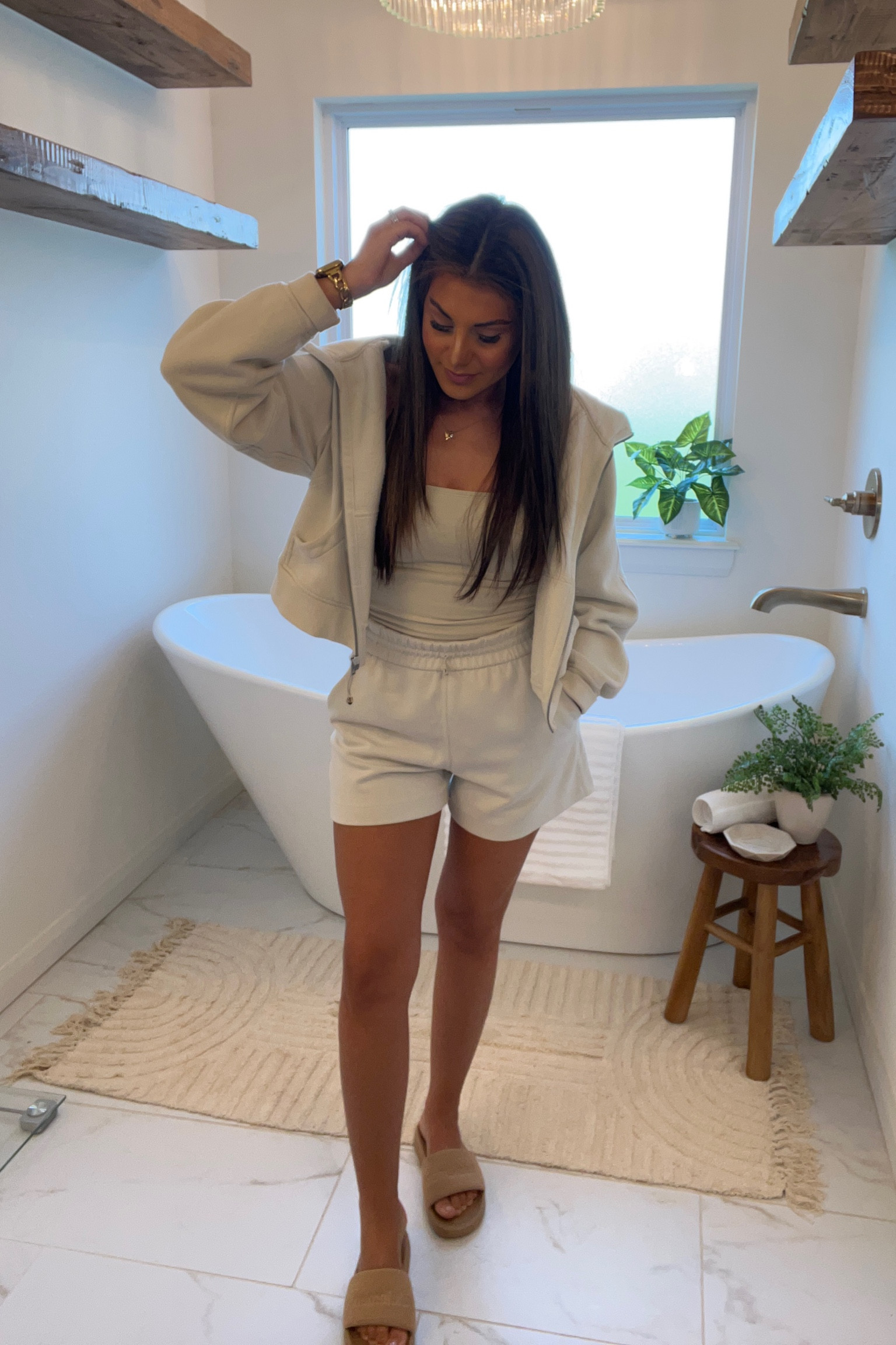 Comfy and cozy for the nail salon 💅 

#LTKBeauty #LTKStyleTip #LTKFindsUnder100