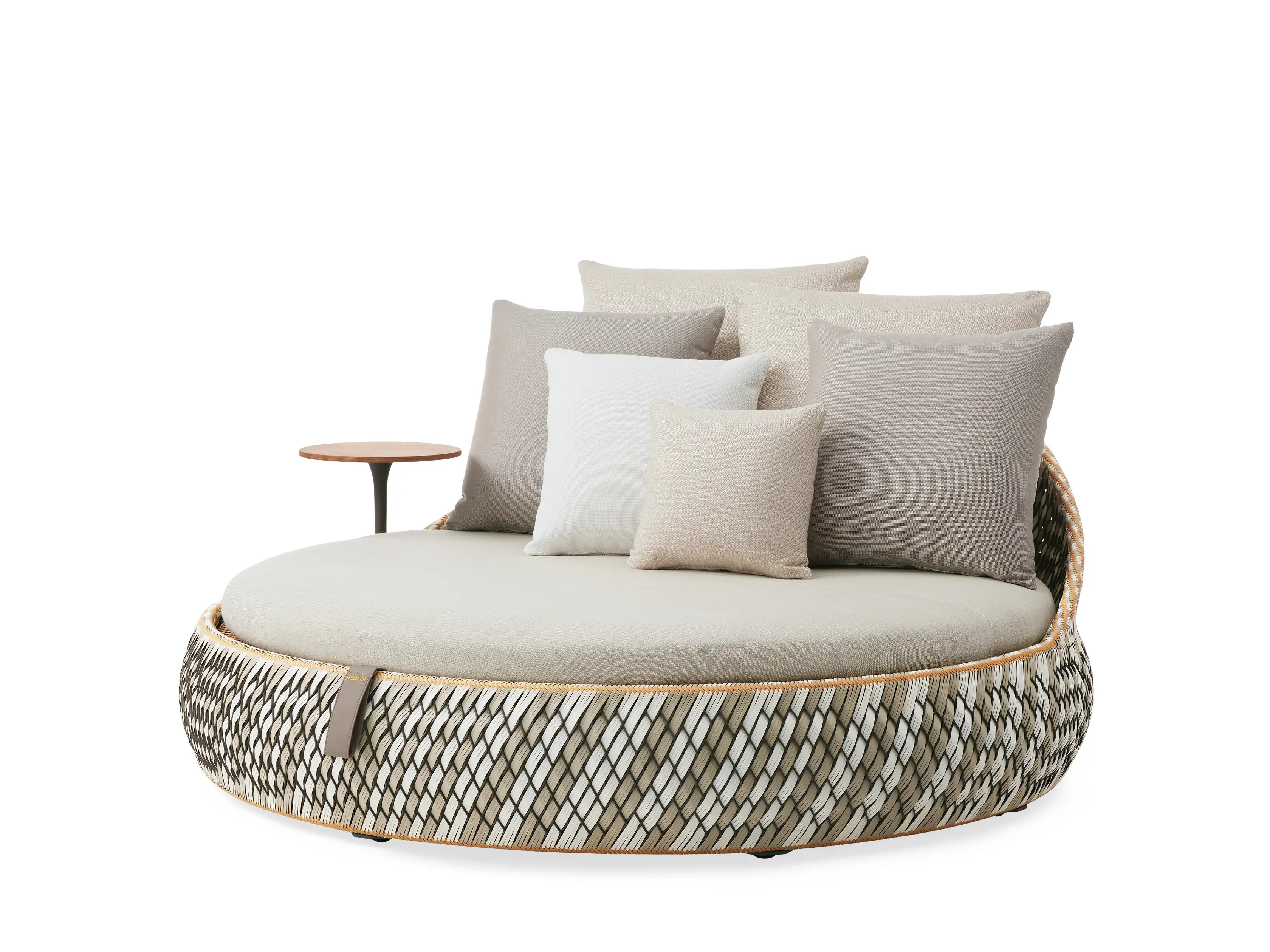 Dala Outdoor Daybed | Arhaus