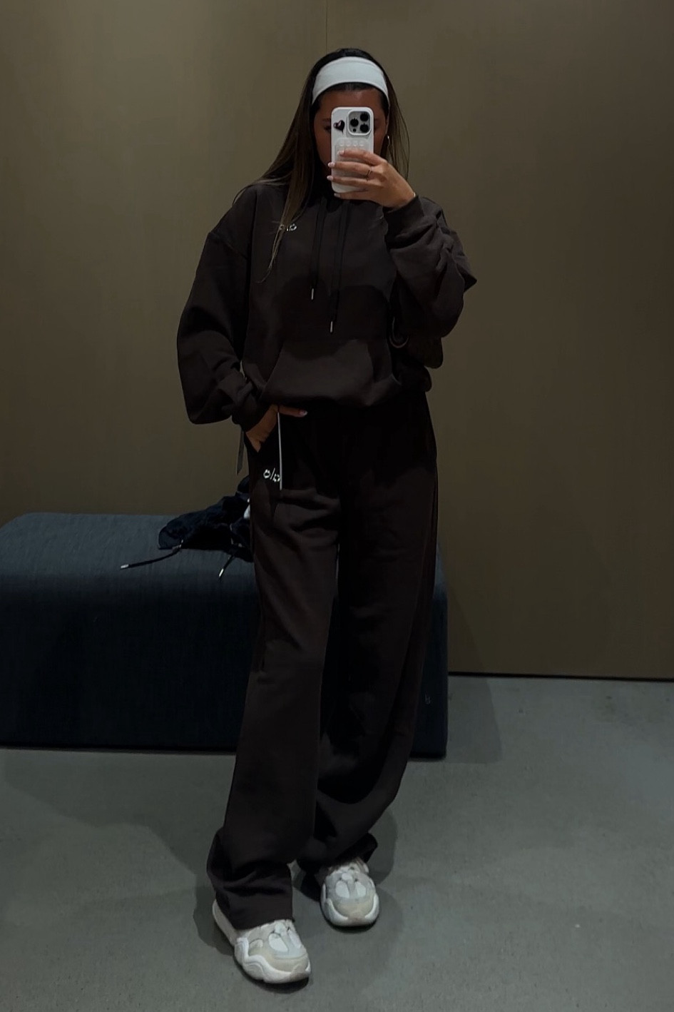 Alo, alo yoga, alo set, Lounge, lounge wear, fall, fall outfits 

#LTKSaleAlert #LTKActive #LTKSeasonal