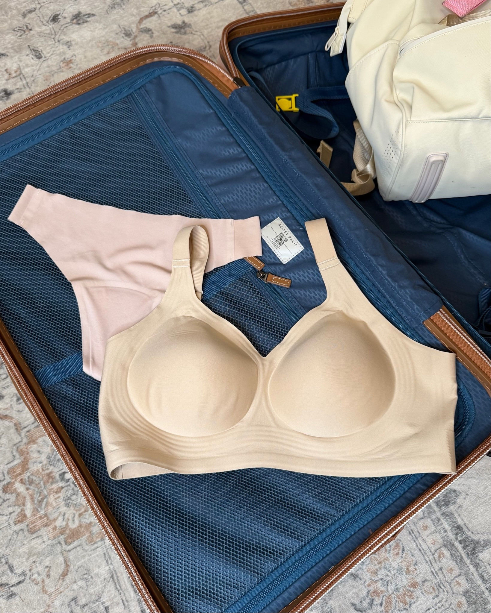 Seamless bra and undies! I do a size small in the bra and a medium in the undies