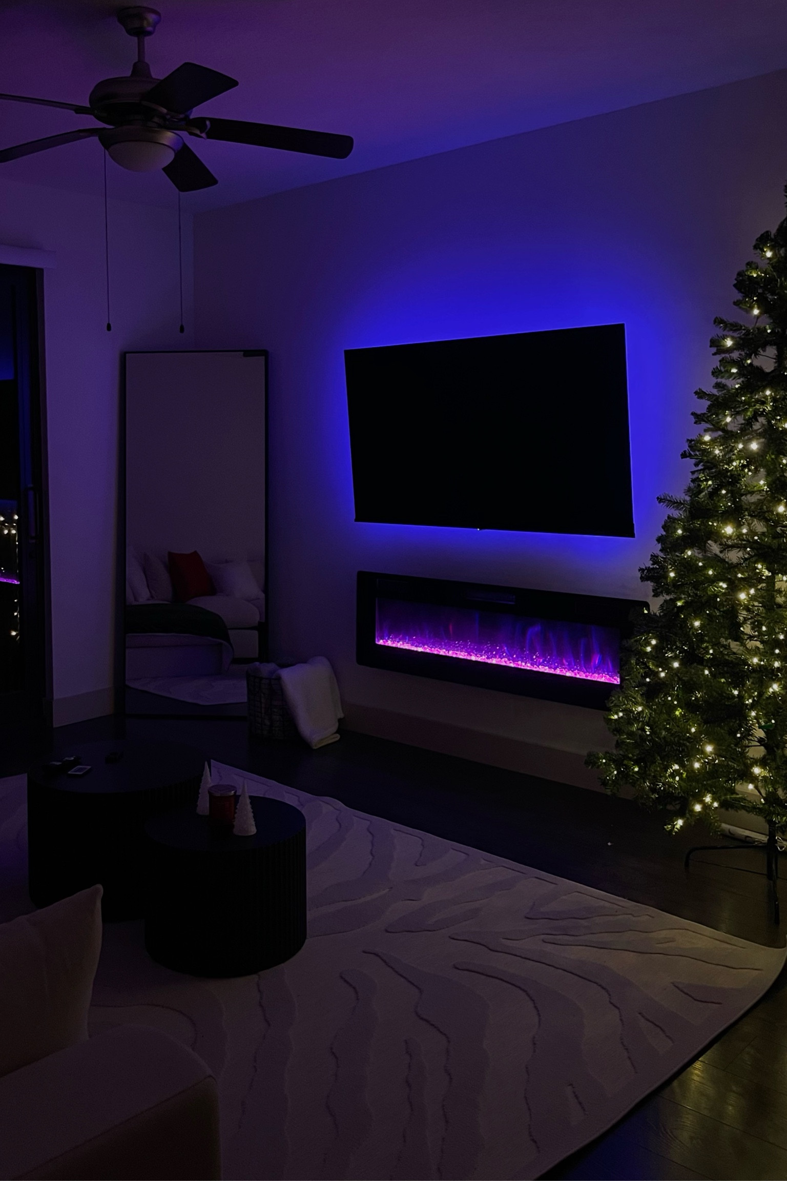 Christmas in my newly furnished apartment ❤️🎄

#LTKSaleAlert #LTKSeasonal #LTKHoliday