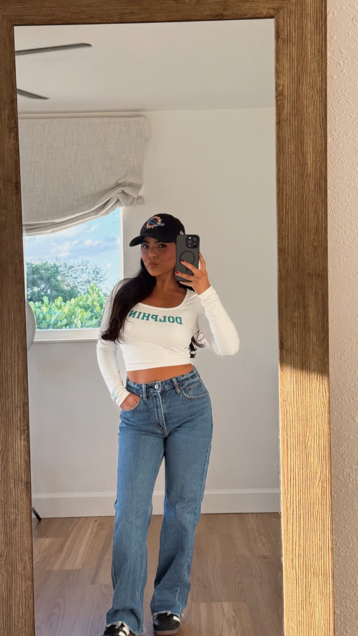 My fav high rise, 90s fit petite friendly jeans 

#LTKFindsUnder50 #LTKPetite #LTKStyleTip