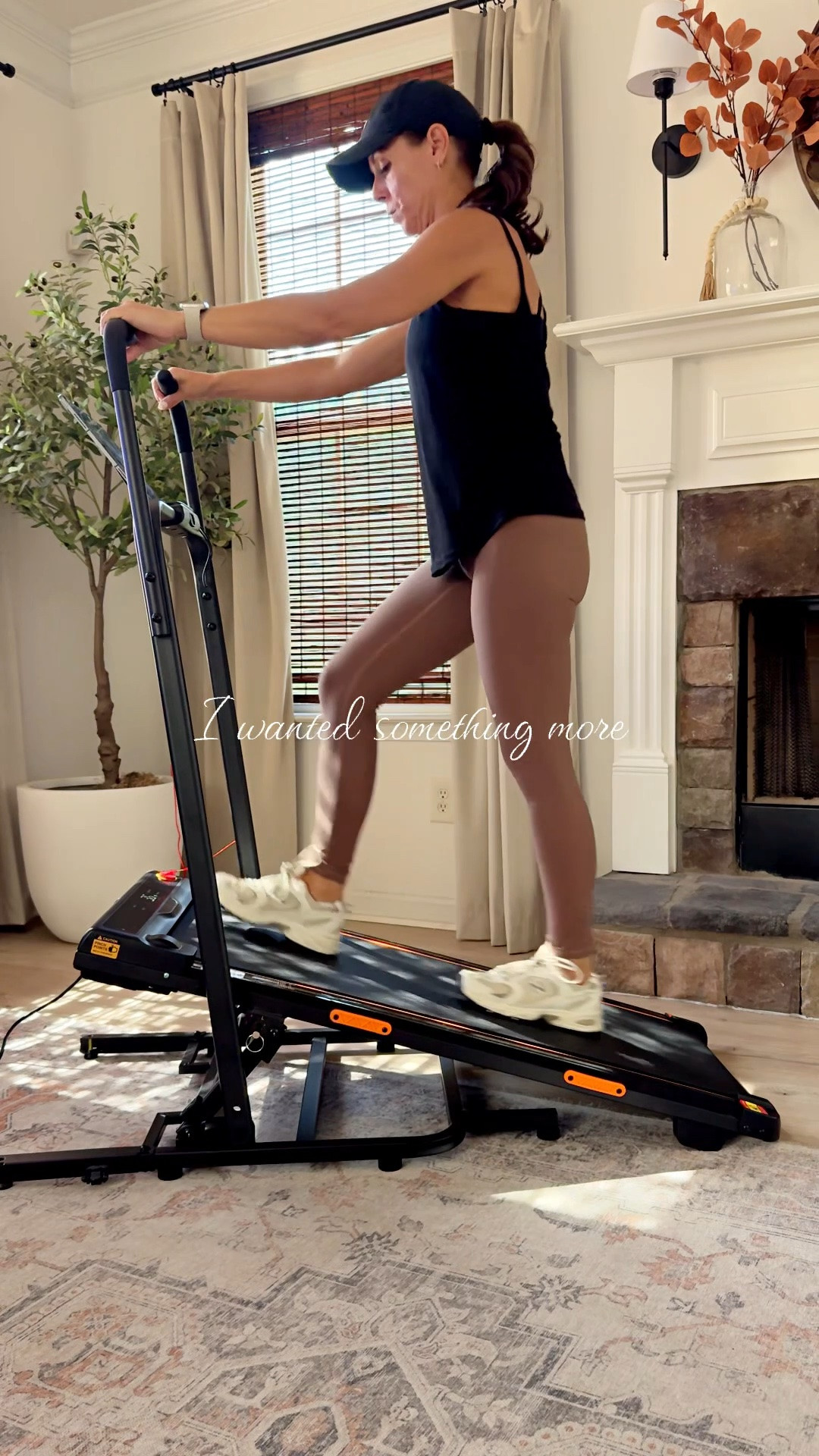 If you’ve been searching for an incline treadmill for home because your current treadmill barely feels like it has an incline, this one gives you five manual incline levels all the way up to 40%.

Perfect for incline walking, hill workouts, home cardio, indoor walking, and getting more steps in at home. And the handrails fold down when you want to use it like a walking pad.

Be honest…are you trying the 40% incline or immediately going back to flat? 😂

#AD
#HomeGym
#Treadmill
#WalkingPad
#HomeWorkout
#FitnessOver40