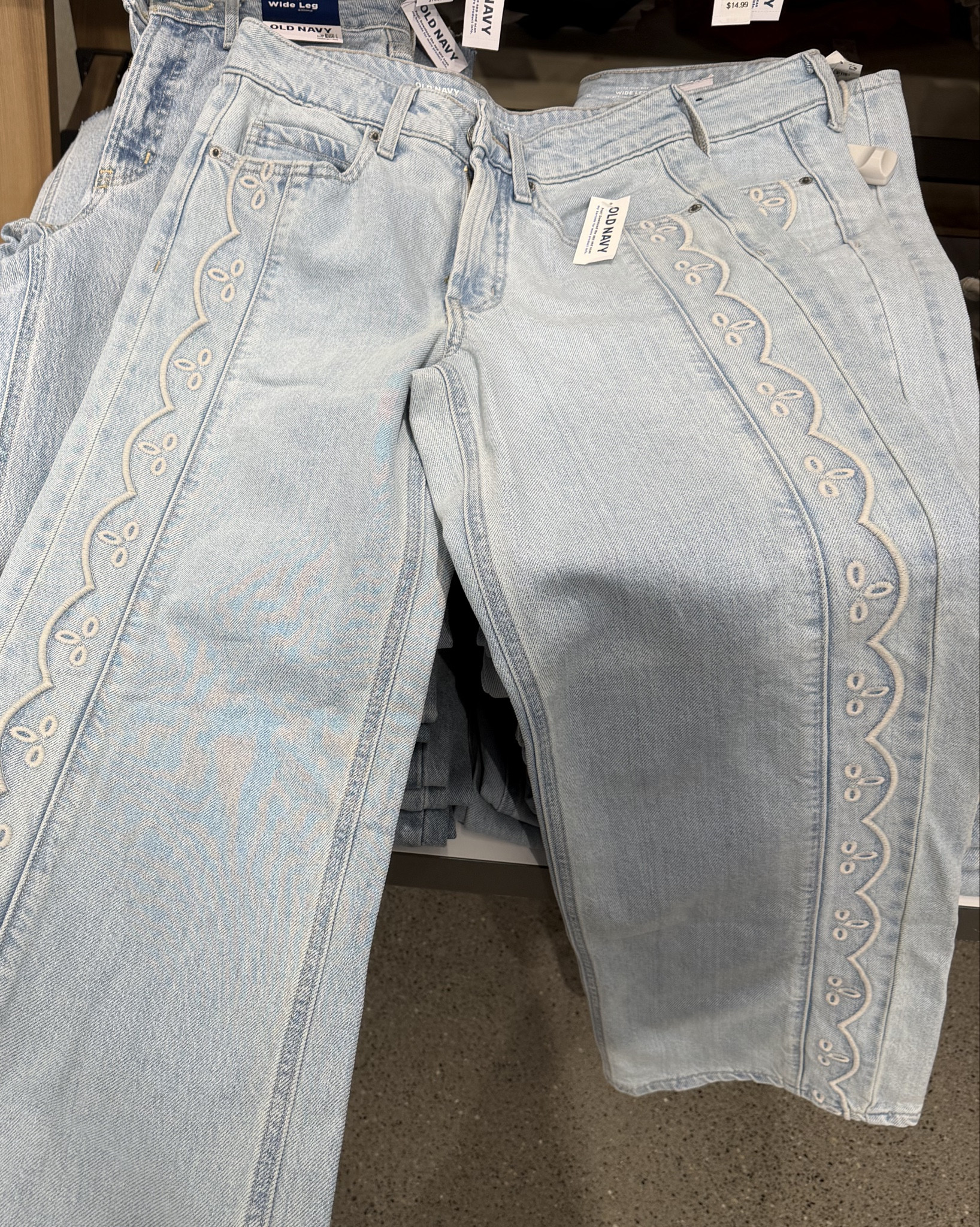 The cutest spring denim! 

It’s giving feminine 🤍

Scalloped, eyelet details are such a good touch to liven up you wardrobe but in a chic way! 

Denim | jeans | spring finds | girly | feminine | old navy | relaxed | chic | casual | embroidery | high waisted 

#LTKSaleAlert #LTKootd #LTKSpringSale
