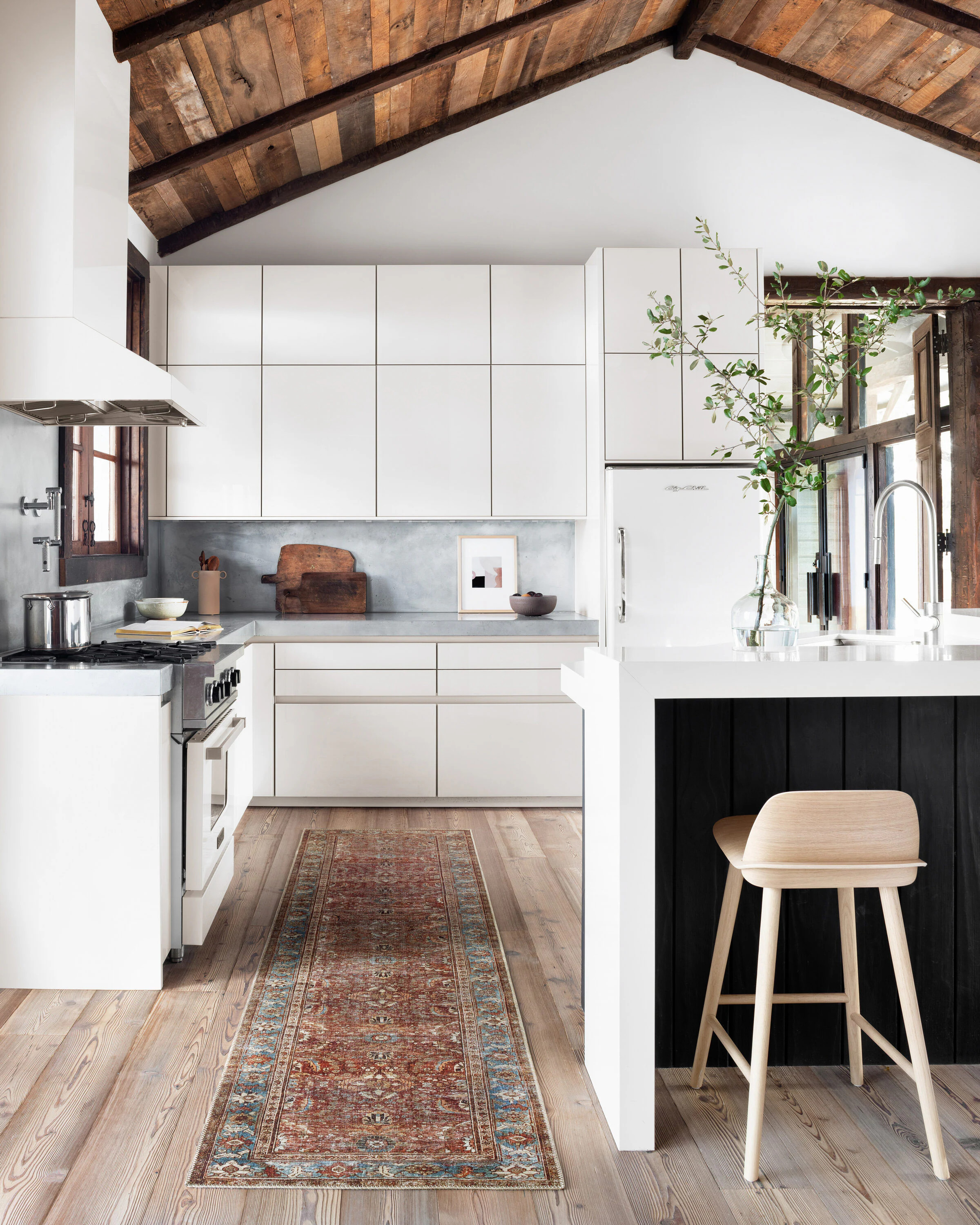 Loloi II Layla 3 x 12 (ft) Loomed Polyester Brick / Blue Rectangular Indoor Distressed/Overdyed Oriental Spot Clean Only Area rug in Red | Lowe's