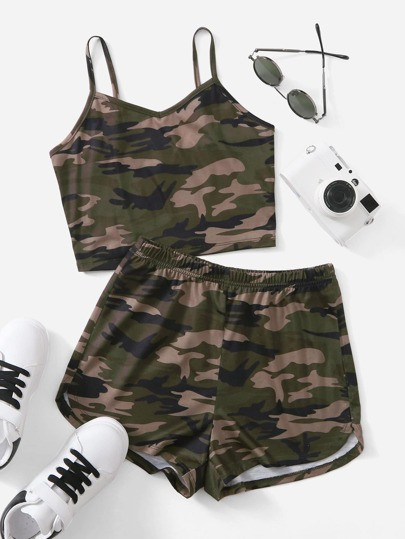 SHEIN Teen Girls Camo Print Cami Top & Shorts Set | SHEIN