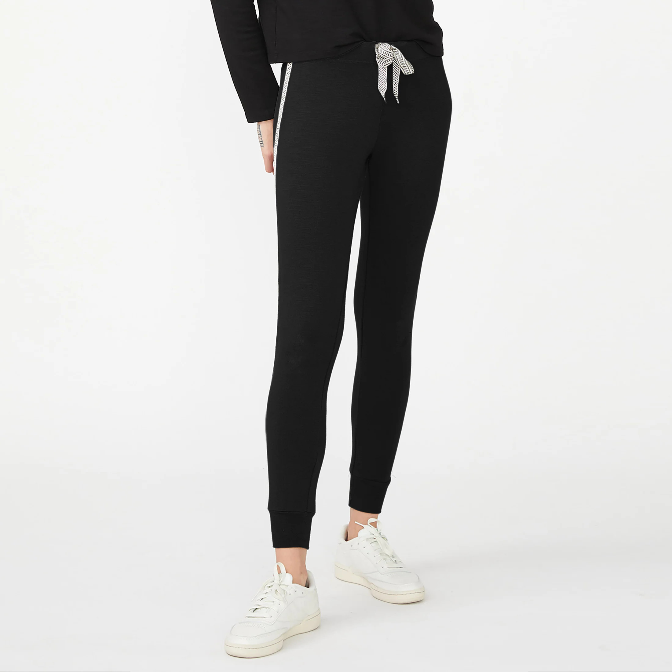 MONROW ARCHIVES Supersoft Chevron Trim Skinny Sweat Pants in Black, Size Medium | Monrow